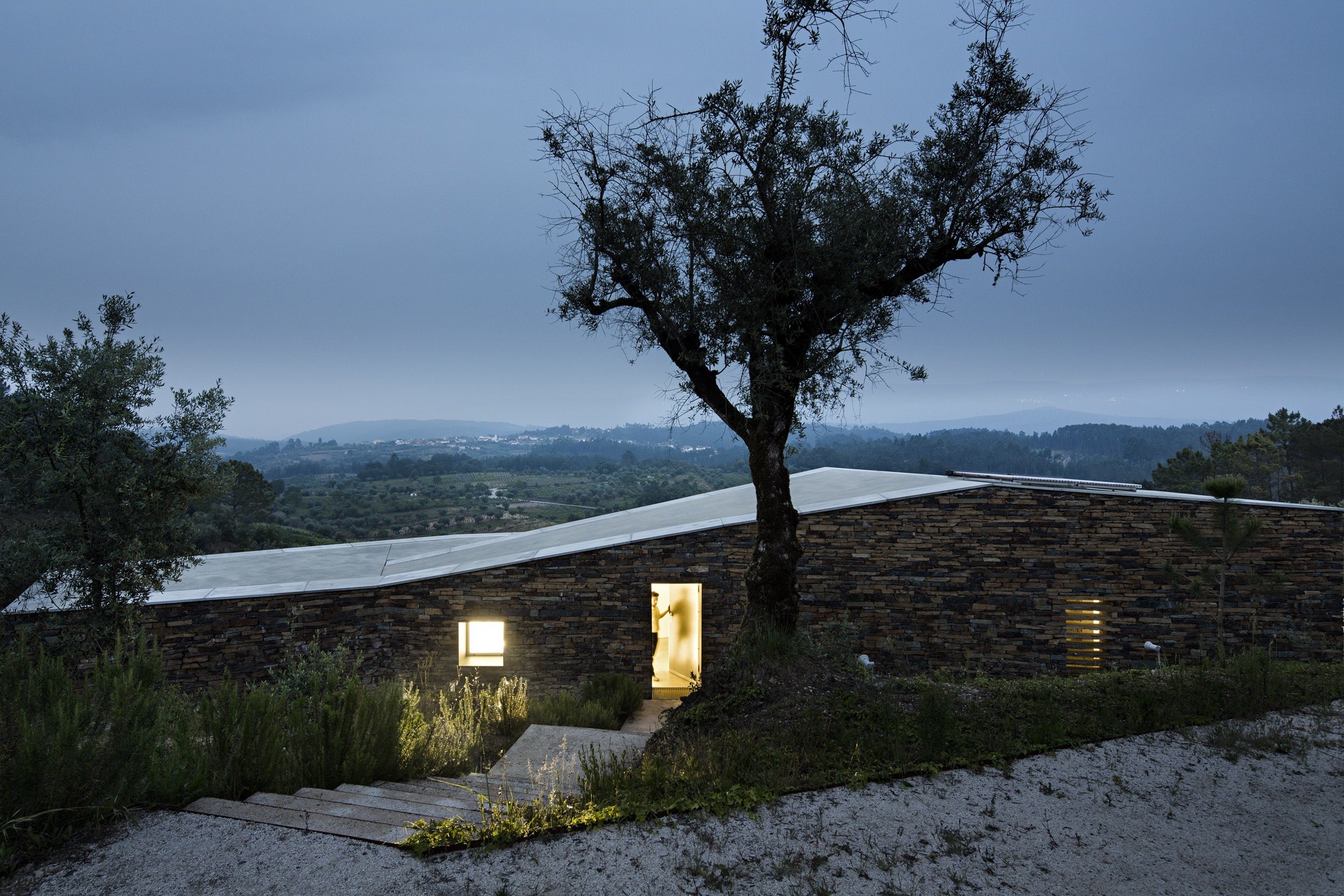House No. 4 — Gateira