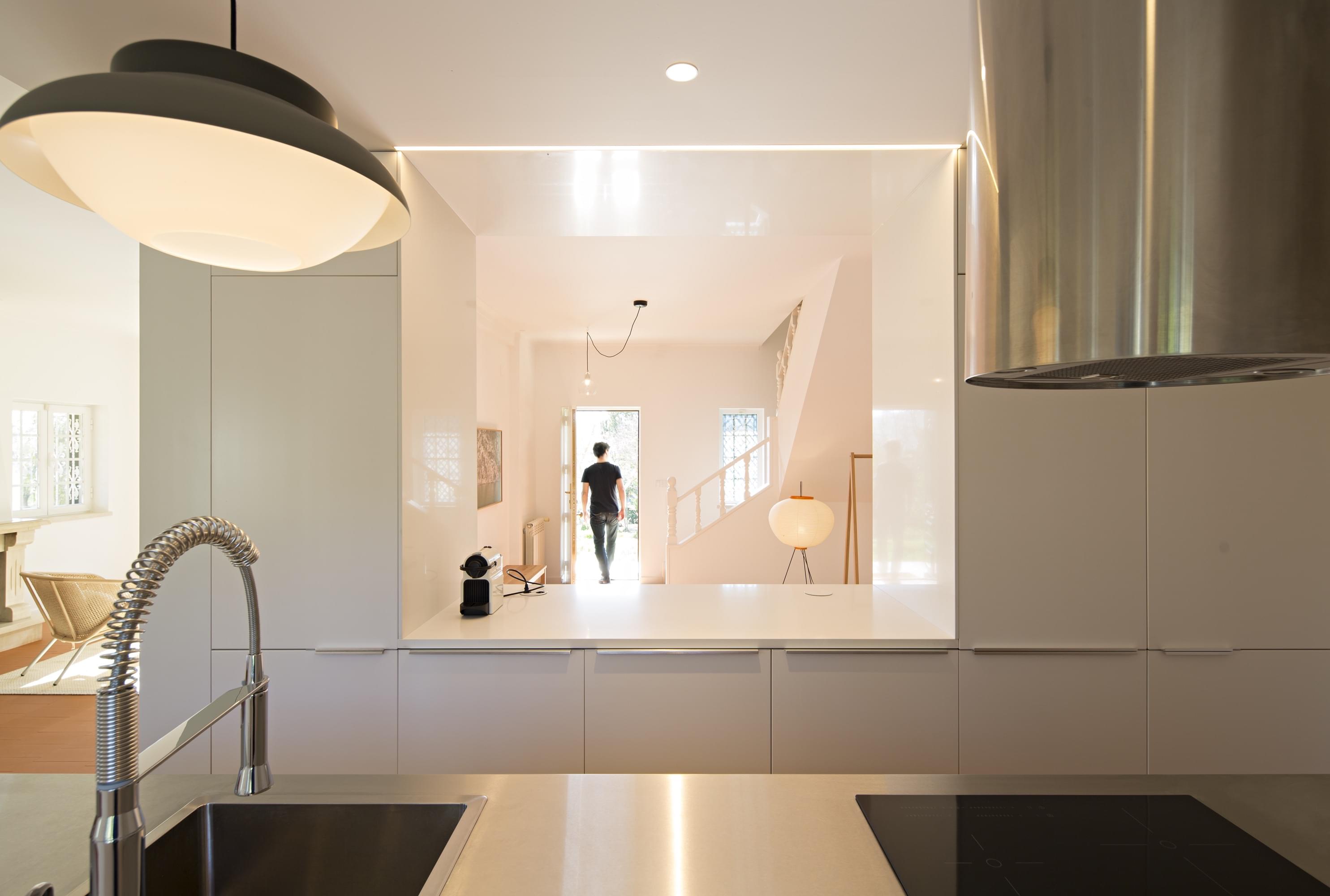 House No. 9 —  Delgada