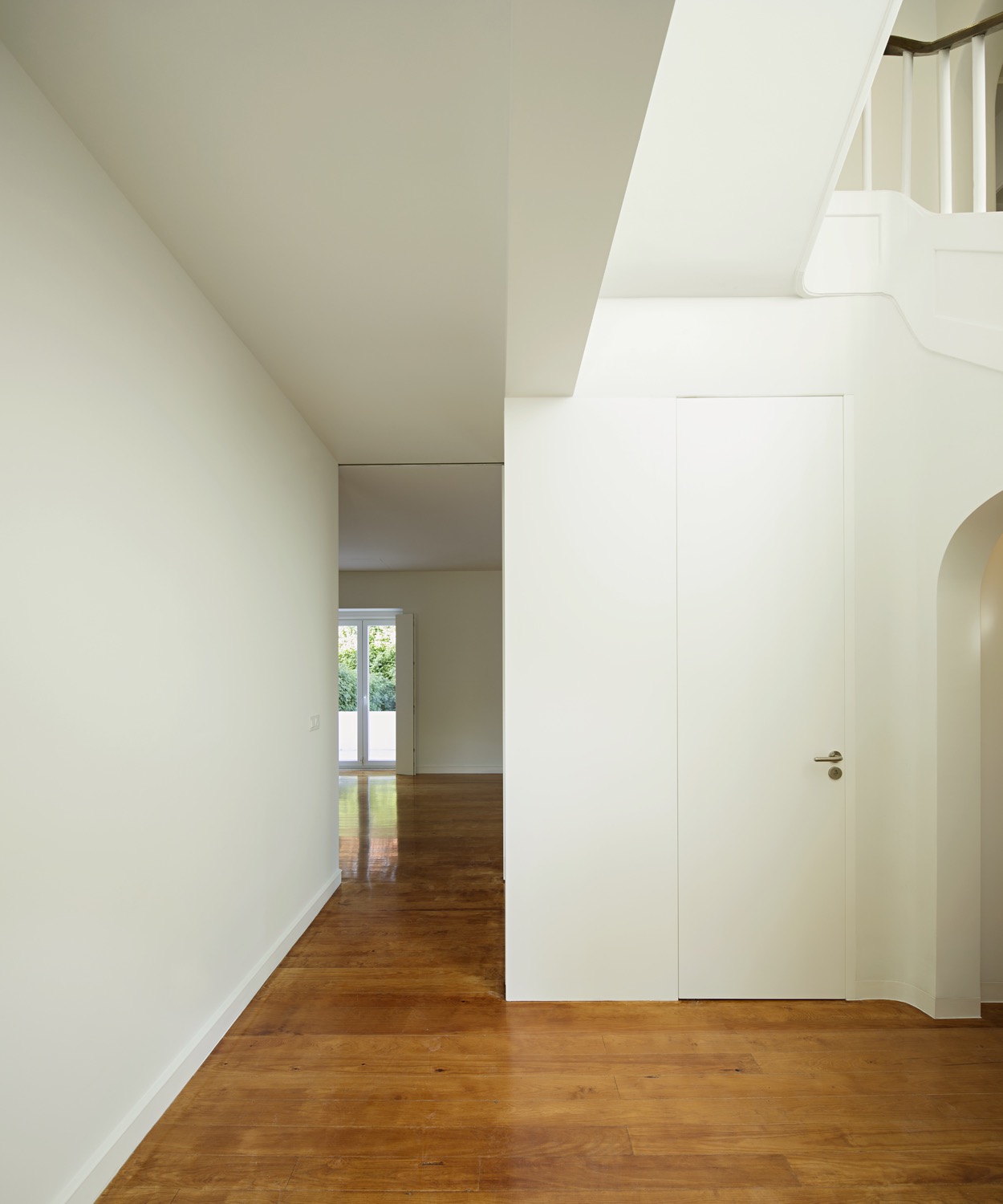 House No. 6 —  Restelo