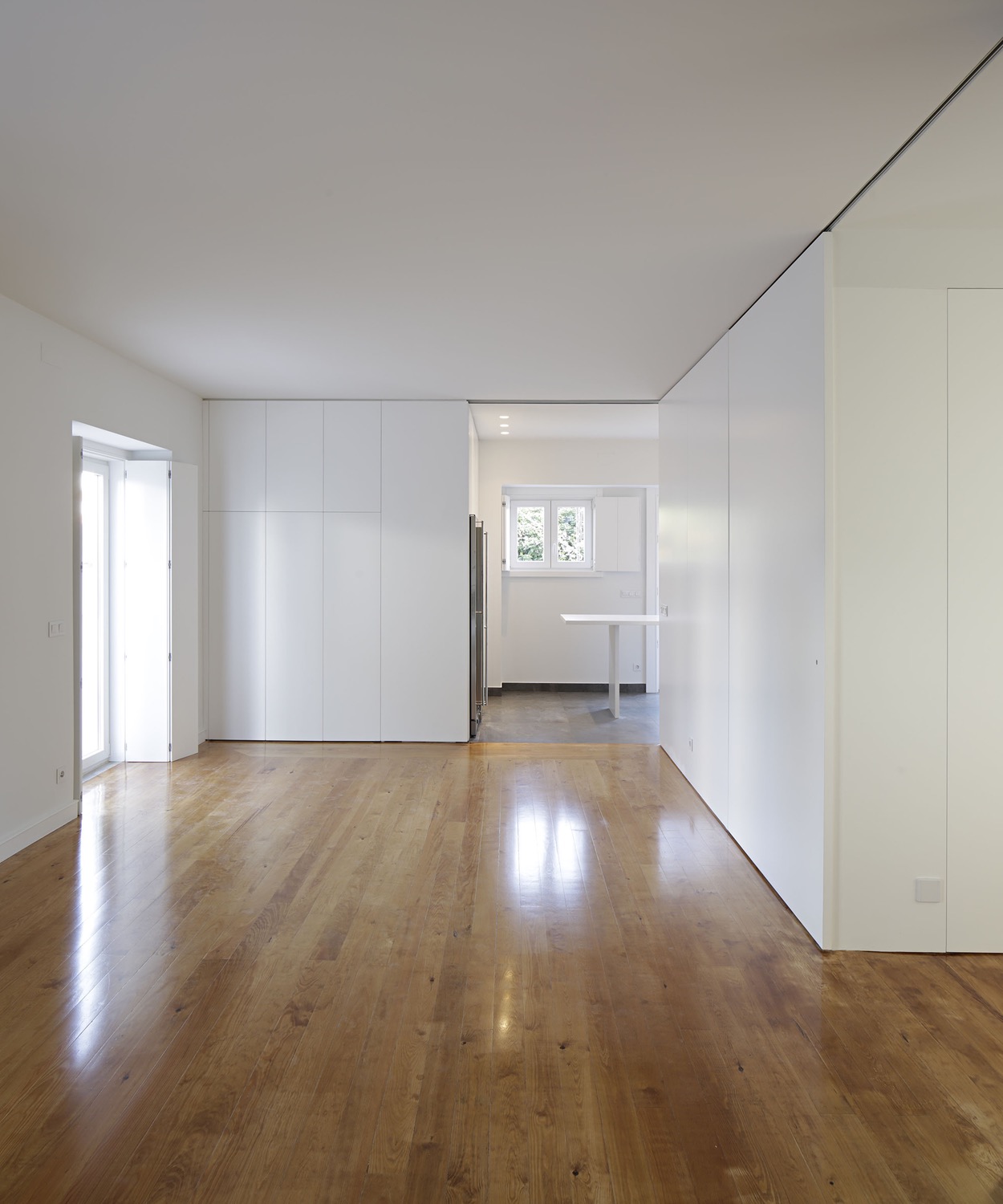 House No. 6 —  Restelo