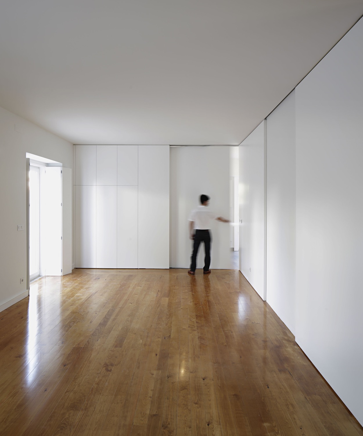House No. 6 —  Restelo