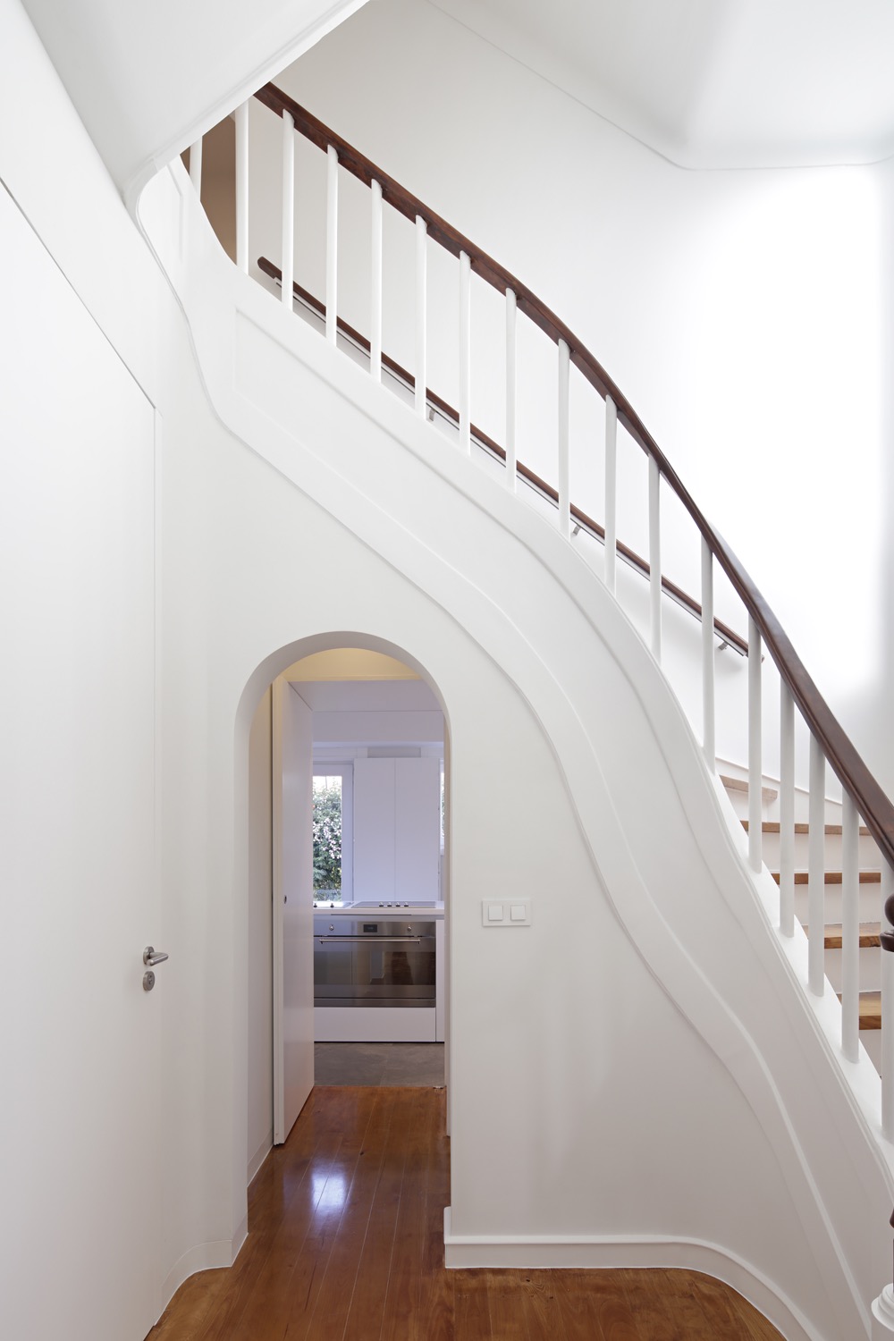 House No. 6 —  Restelo