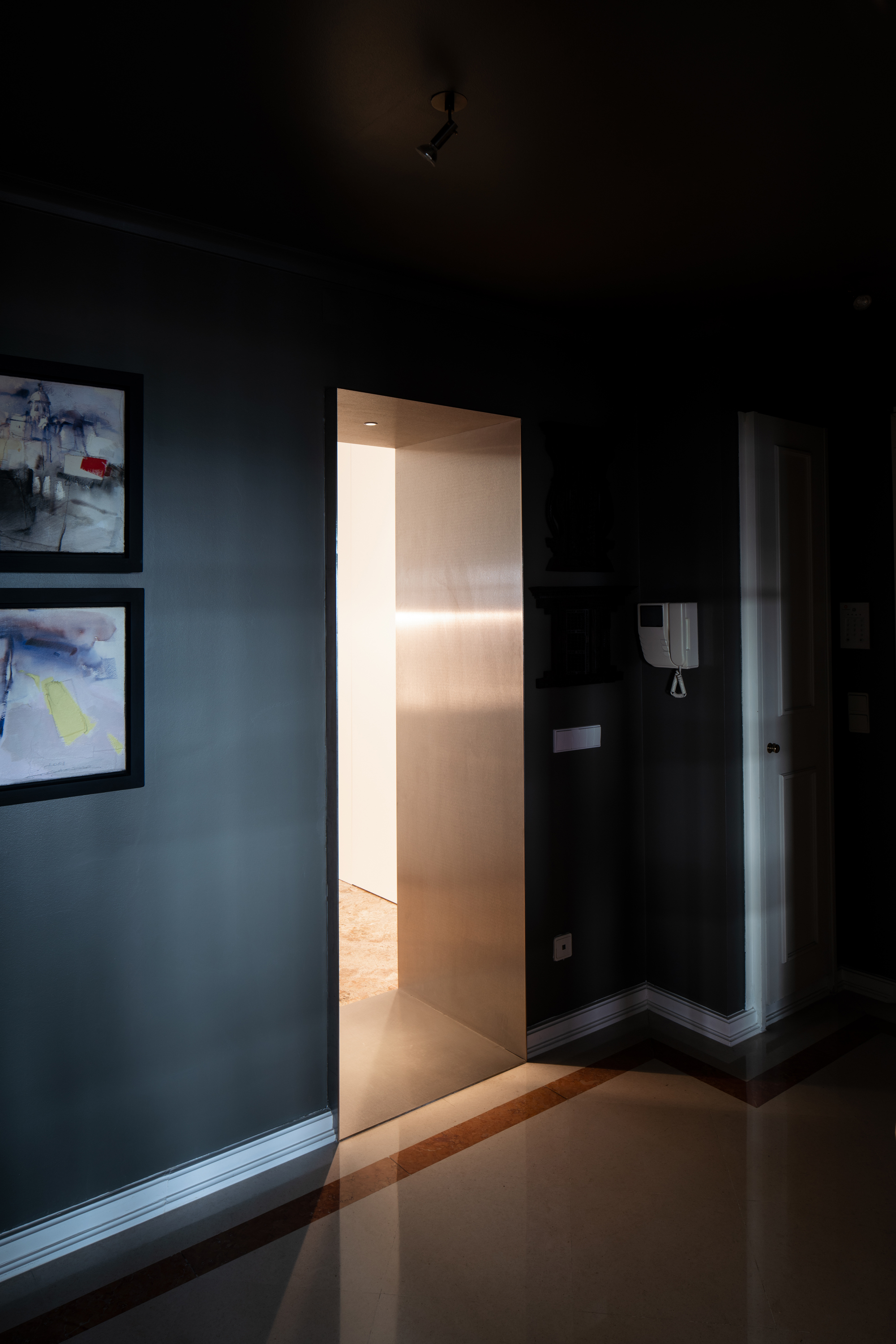 Apartment No. 9 —  Sete Rios