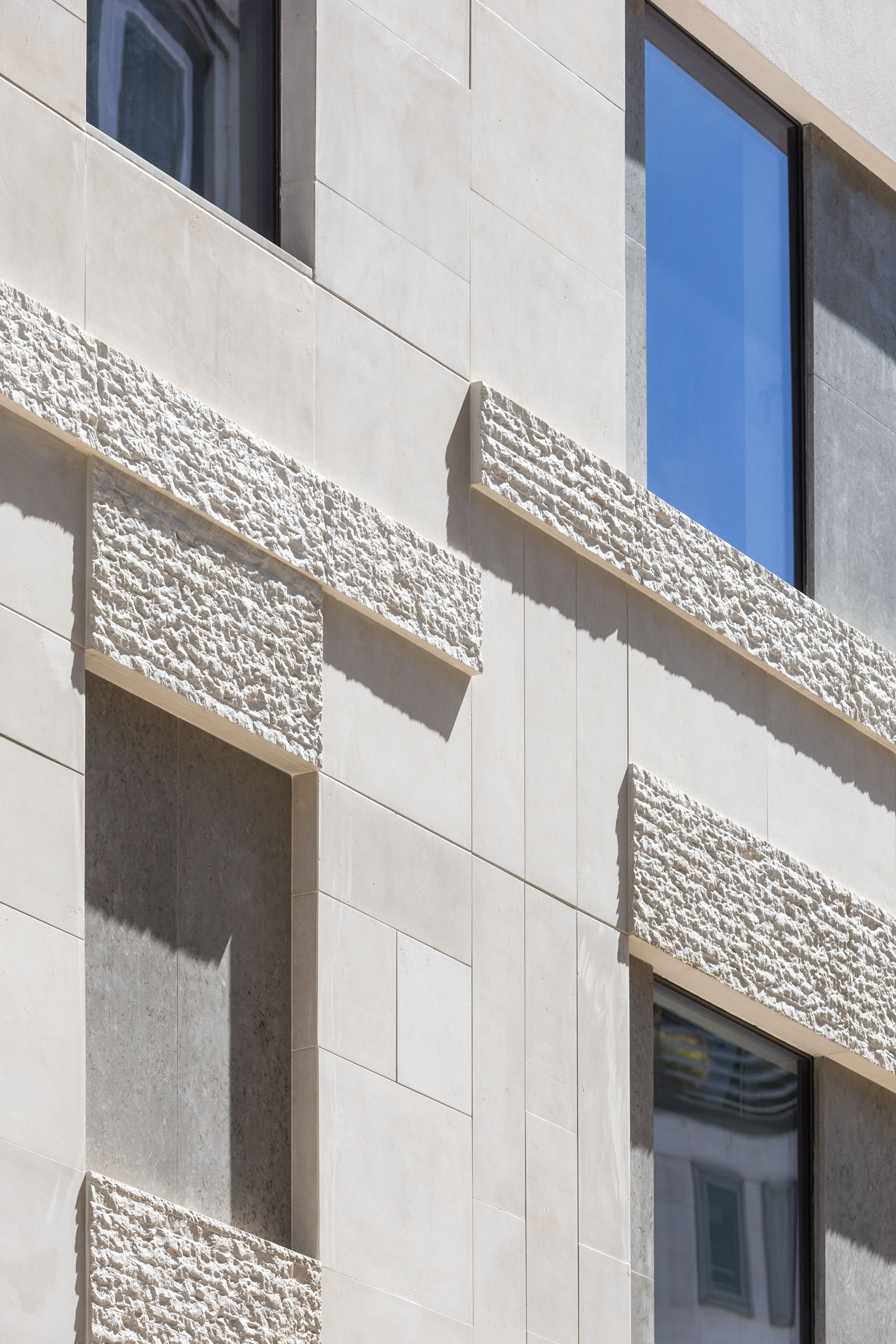 House No. 7 —  Avenidas Novas