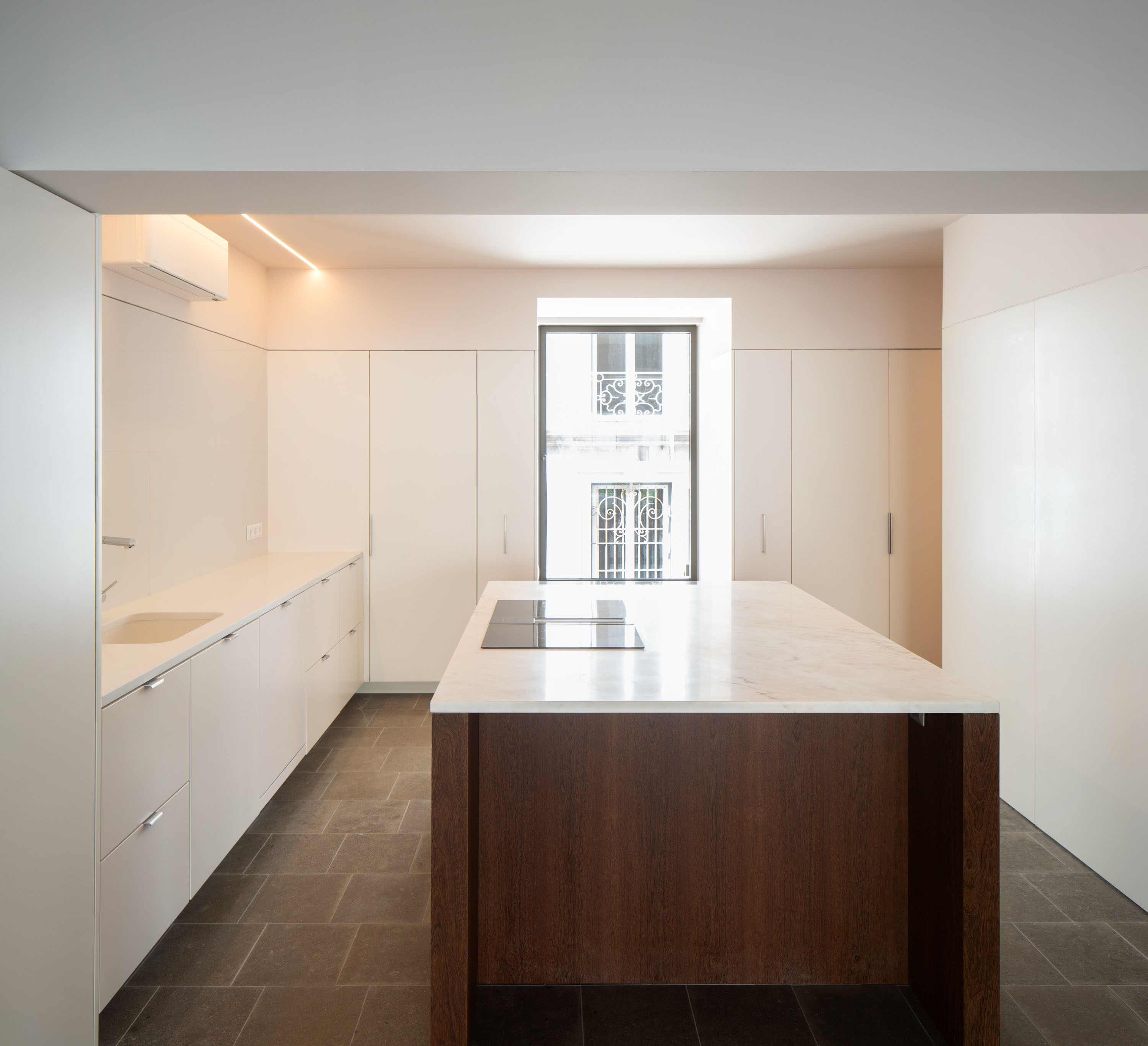 House No. 7 —  Avenidas Novas