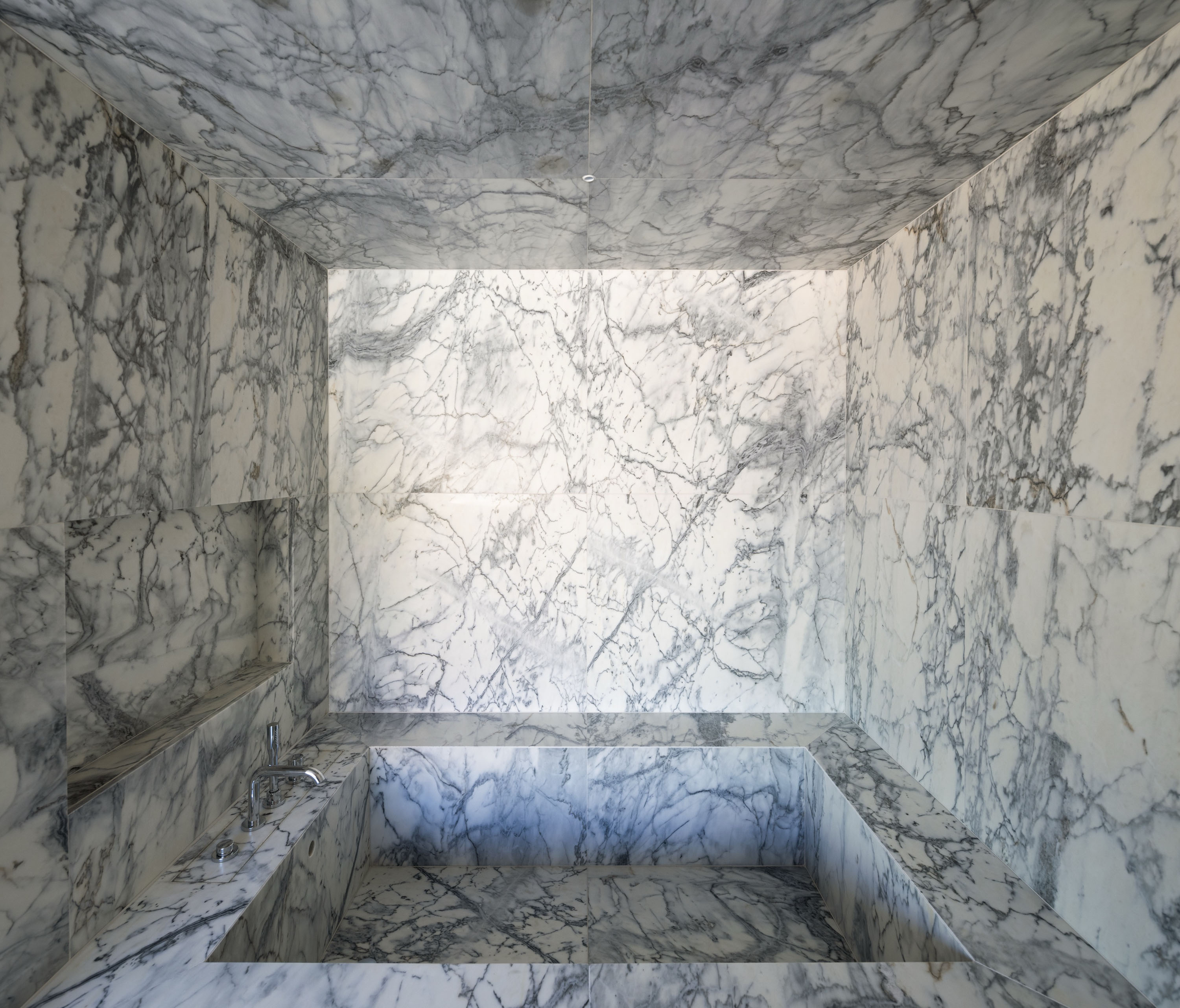 House No. 7 —  Avenidas Novas